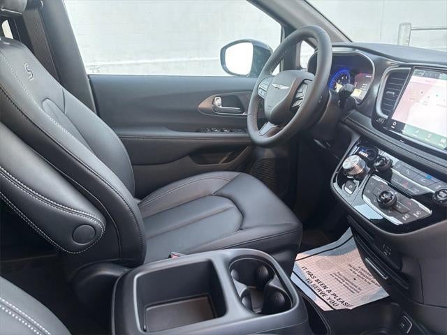 2026 Chrysler Pacifica PACIFICA SELECT AWD