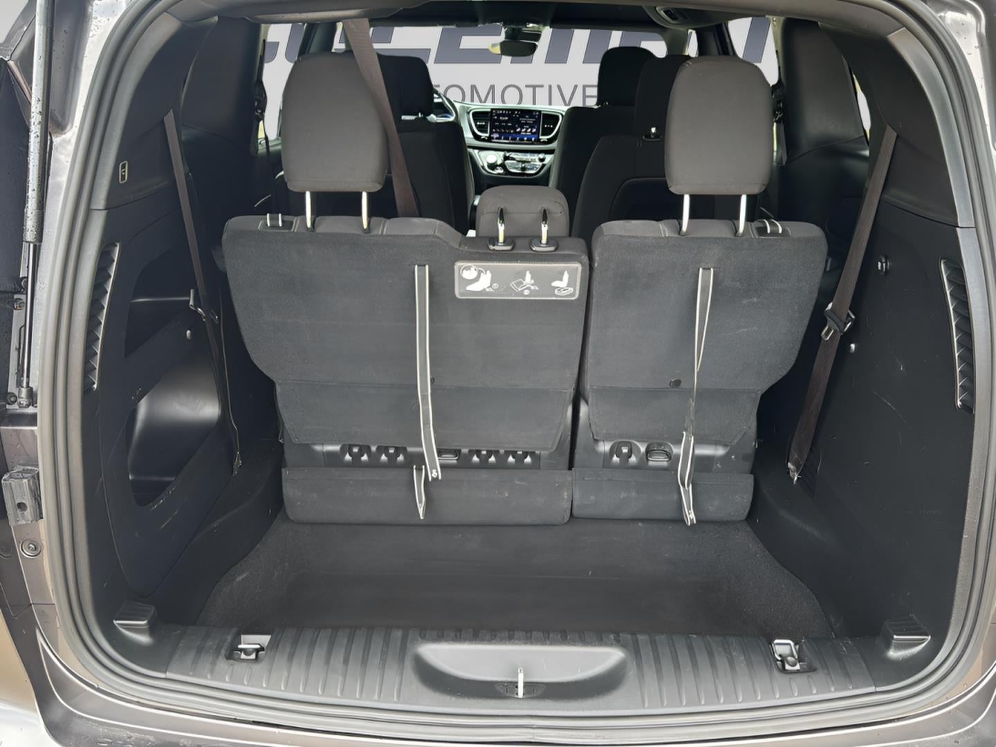 2021 Chrysler Pacifica Touring AWD