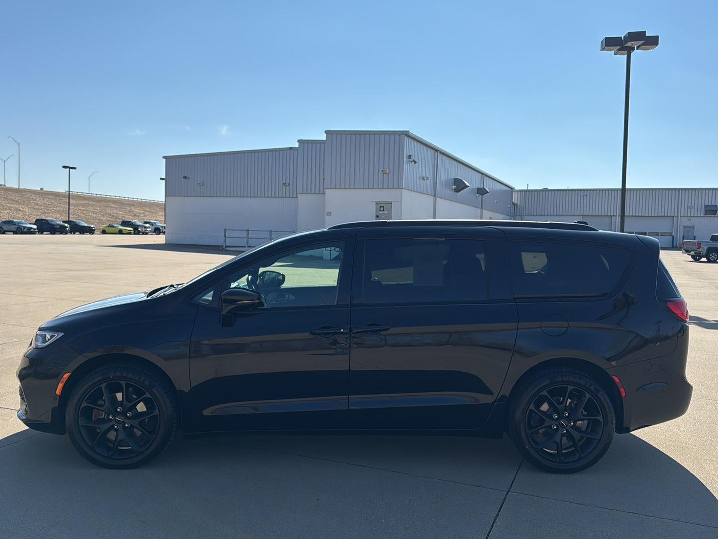 2024 Chrysler Pacifica Limited AWD