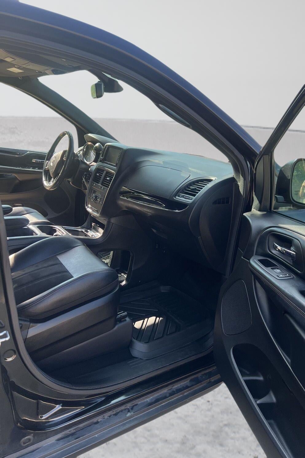 2019 Dodge Grand Caravan SXT 35th Anniversary Edition