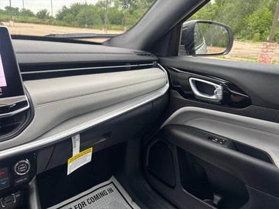 2025 Jeep Compass COMPASS LIMITED 4X4