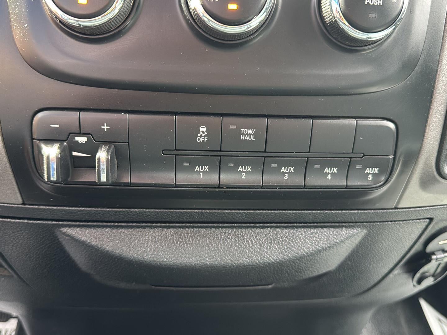 2018 RAM 3500 Tradesman Crew Cab 4x4 6'4' Box