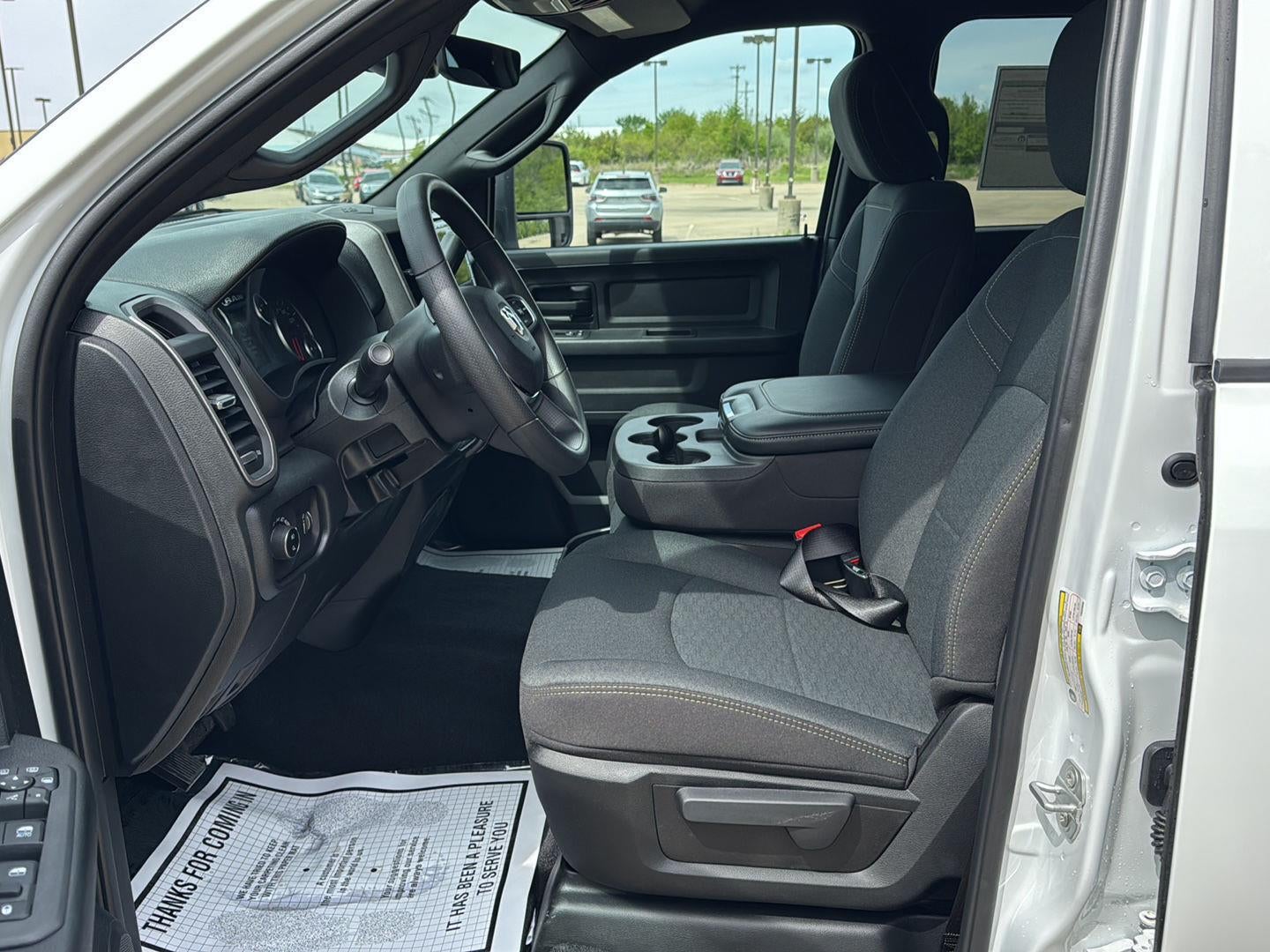 2026 RAM Ram 3500 RAM 3500 TRADESMAN CREW CAB 4X4 6'4' BOX
