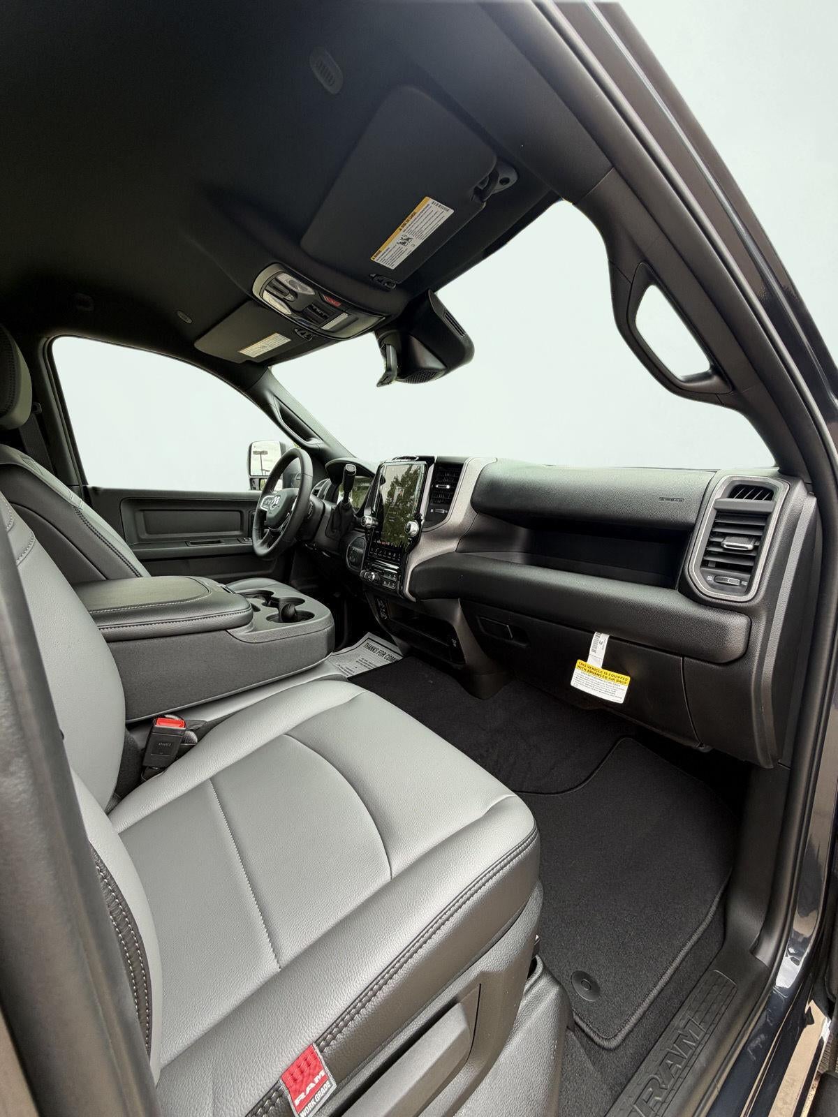 2027 RAM Ram 2500 RAM 2500 TRADESMAN CREW CAB 4X4 8' BOX