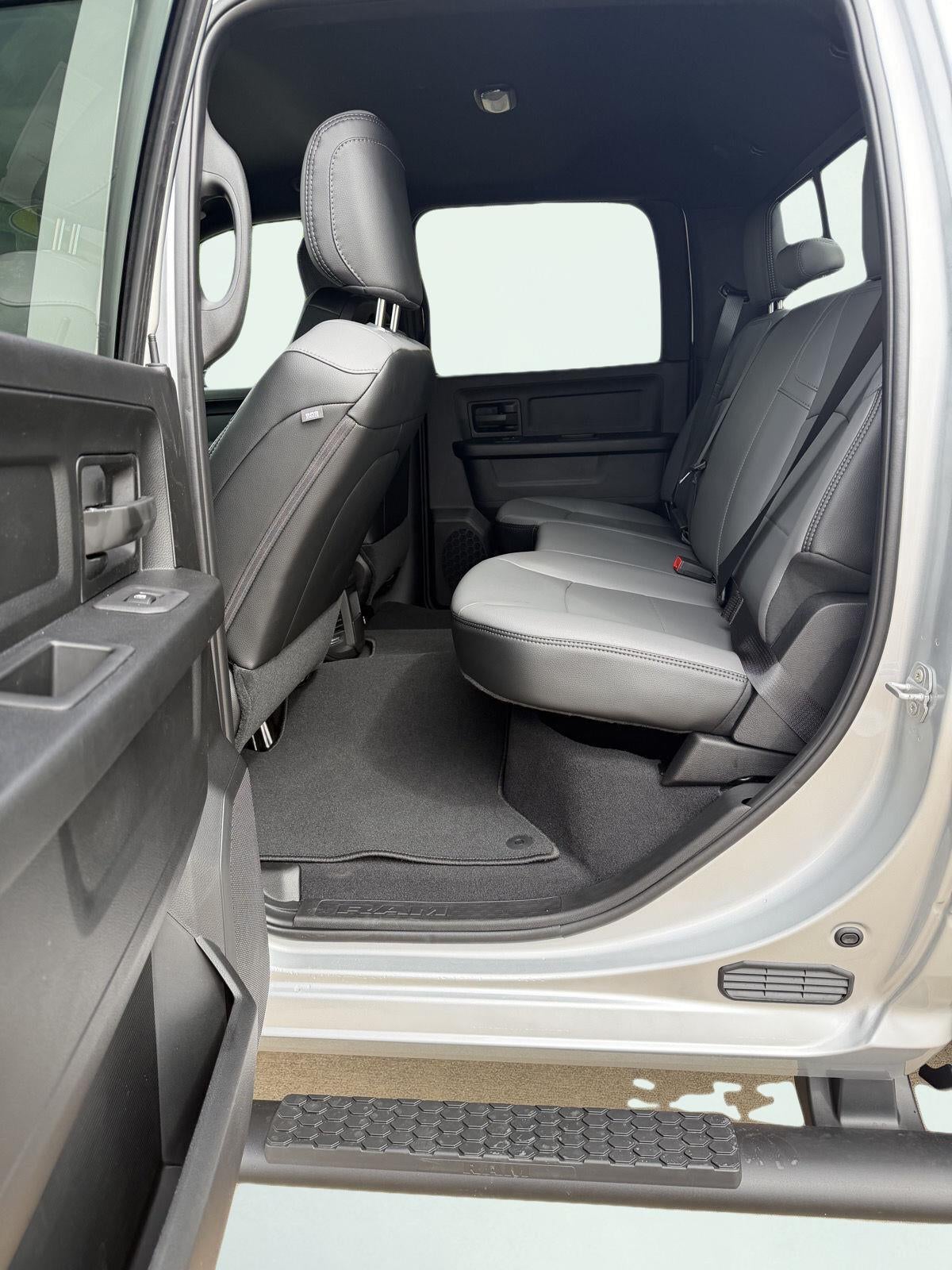 2027 RAM Ram 2500 RAM 2500 TRADESMAN CREW CAB 4X4 8' BOX