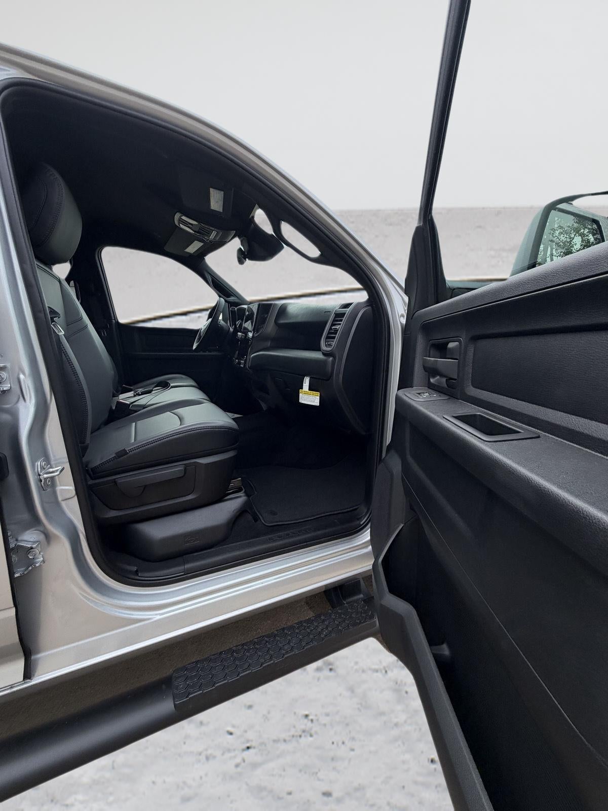 2027 RAM Ram 2500 RAM 2500 TRADESMAN CREW CAB 4X4 8' BOX