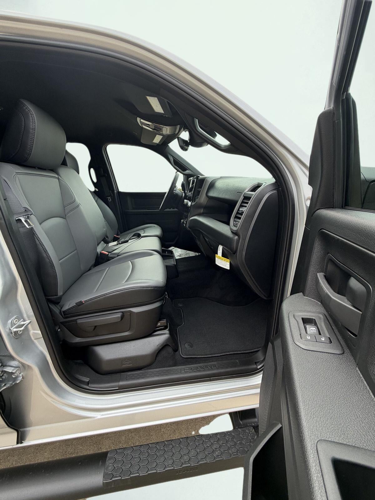 2027 RAM Ram 2500 RAM 2500 TRADESMAN CREW CAB 4X4 8' BOX