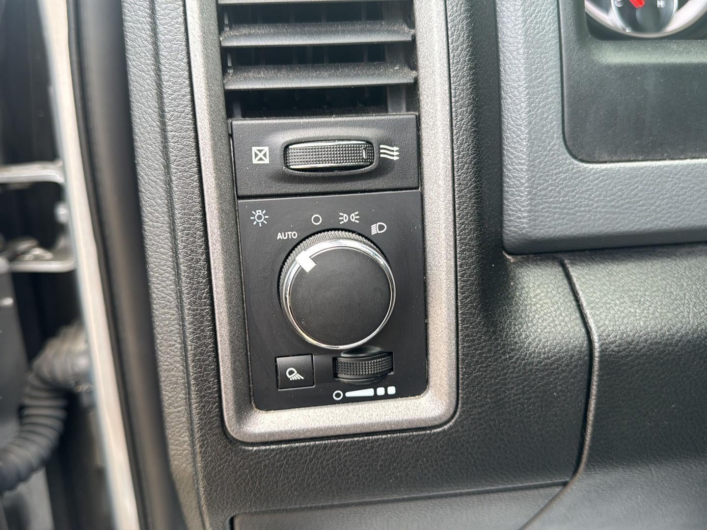 2019 RAM 1500 Classic Tradesman Crew Cab 4x4 5'7' Box