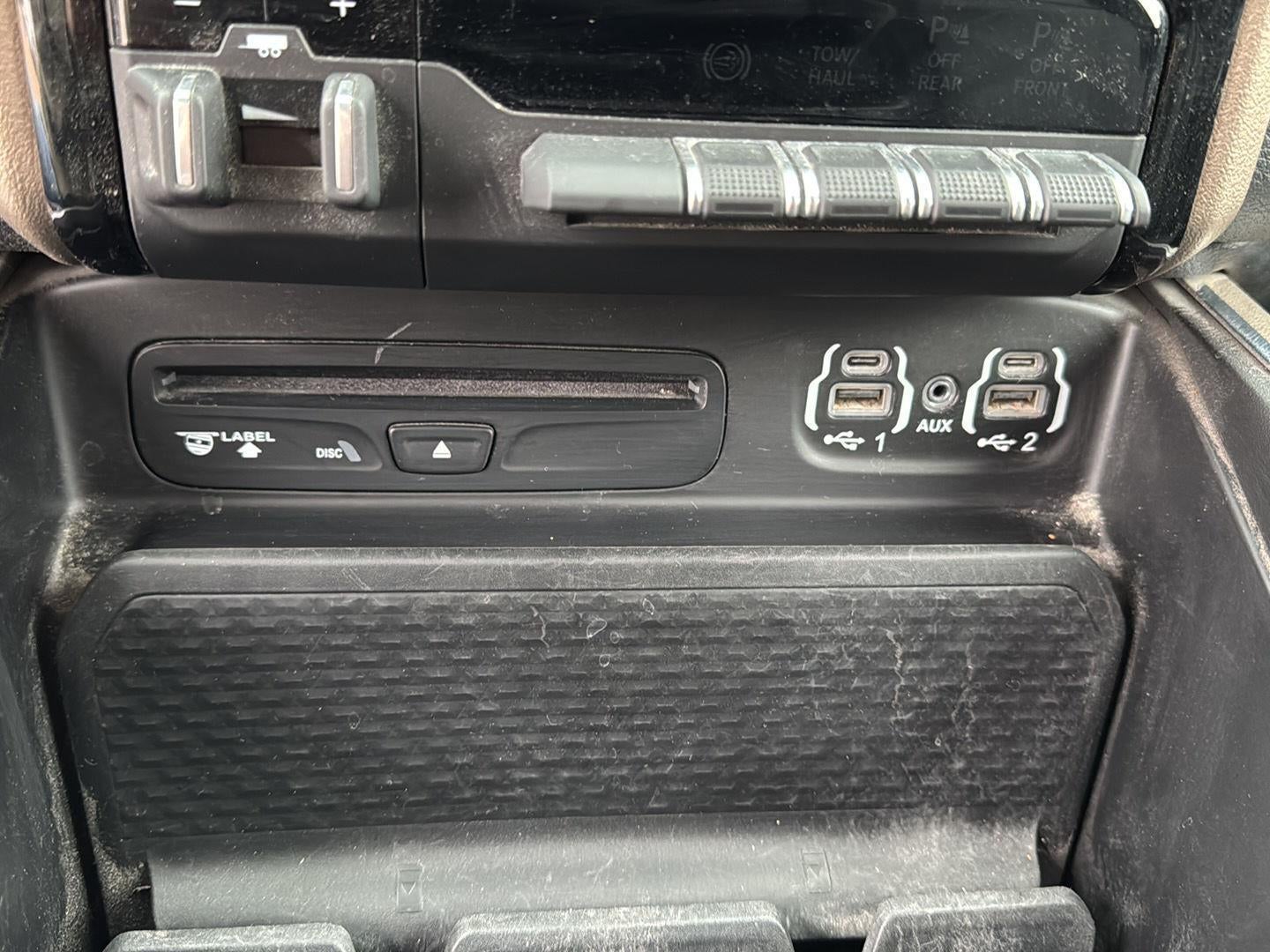 2019 RAM 2500 Laramie Crew Cab 4x4 6'4' Box