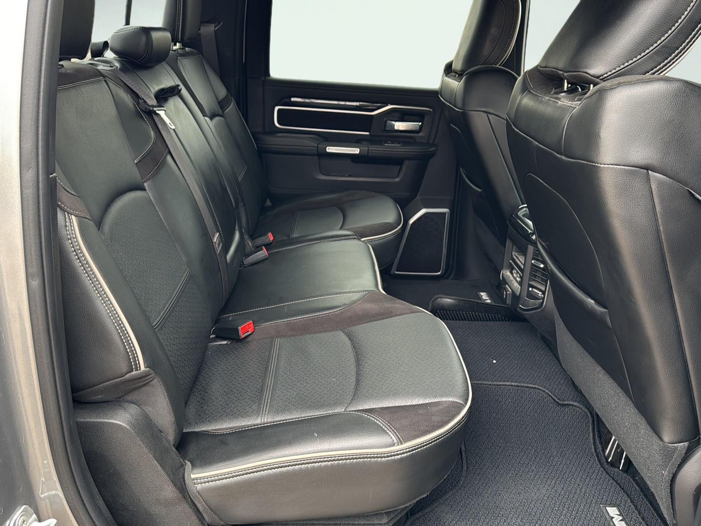 2019 RAM 2500 Laramie Crew Cab 4x4 6'4' Box