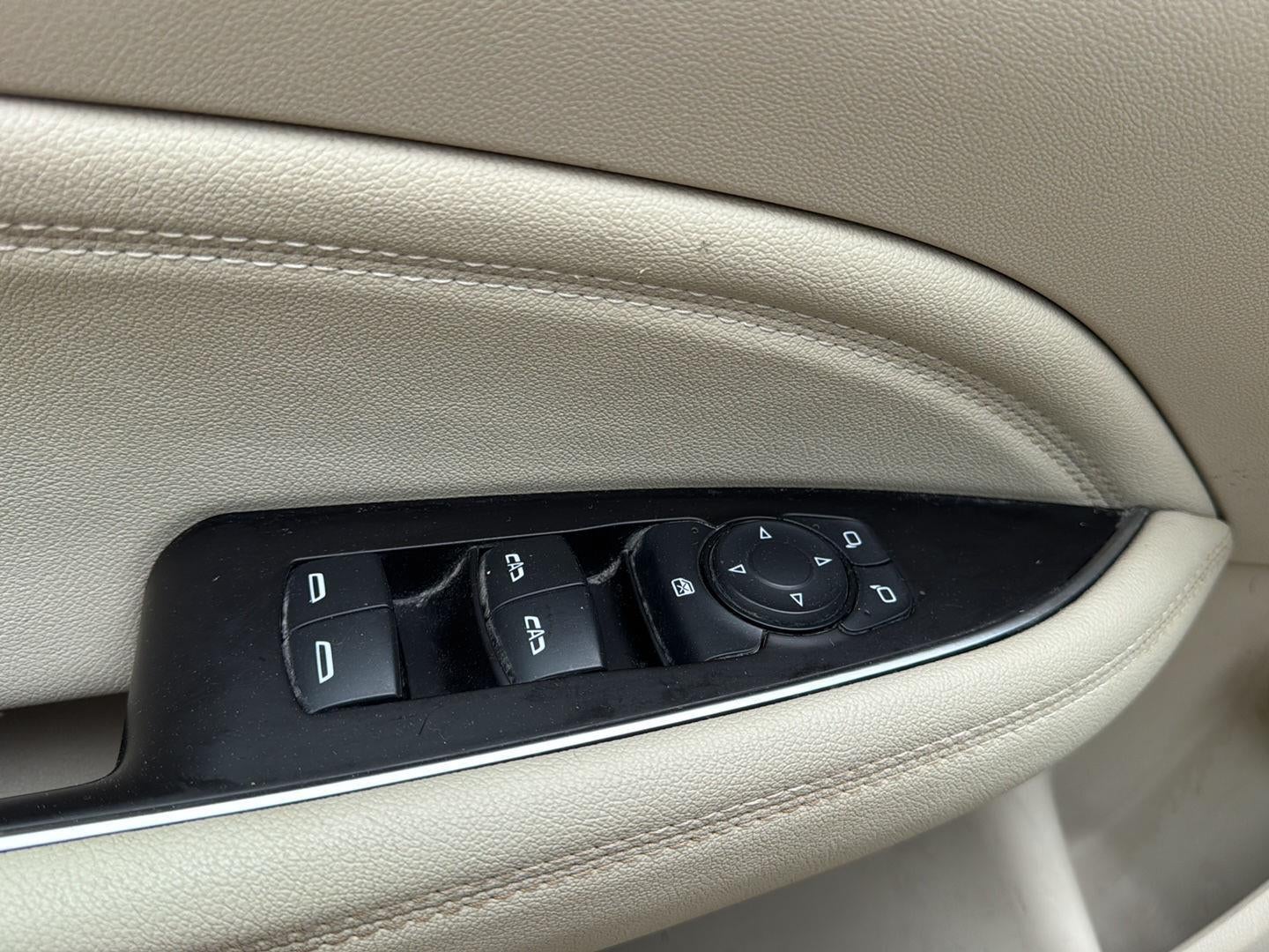 2019 Buick Regal TourX AWD Essence